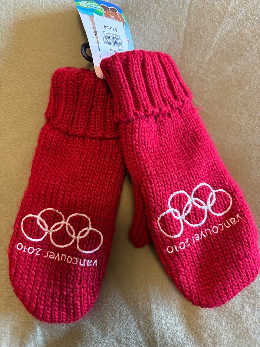 Vancouver 2010 Red Knit Mittens S/M NWT